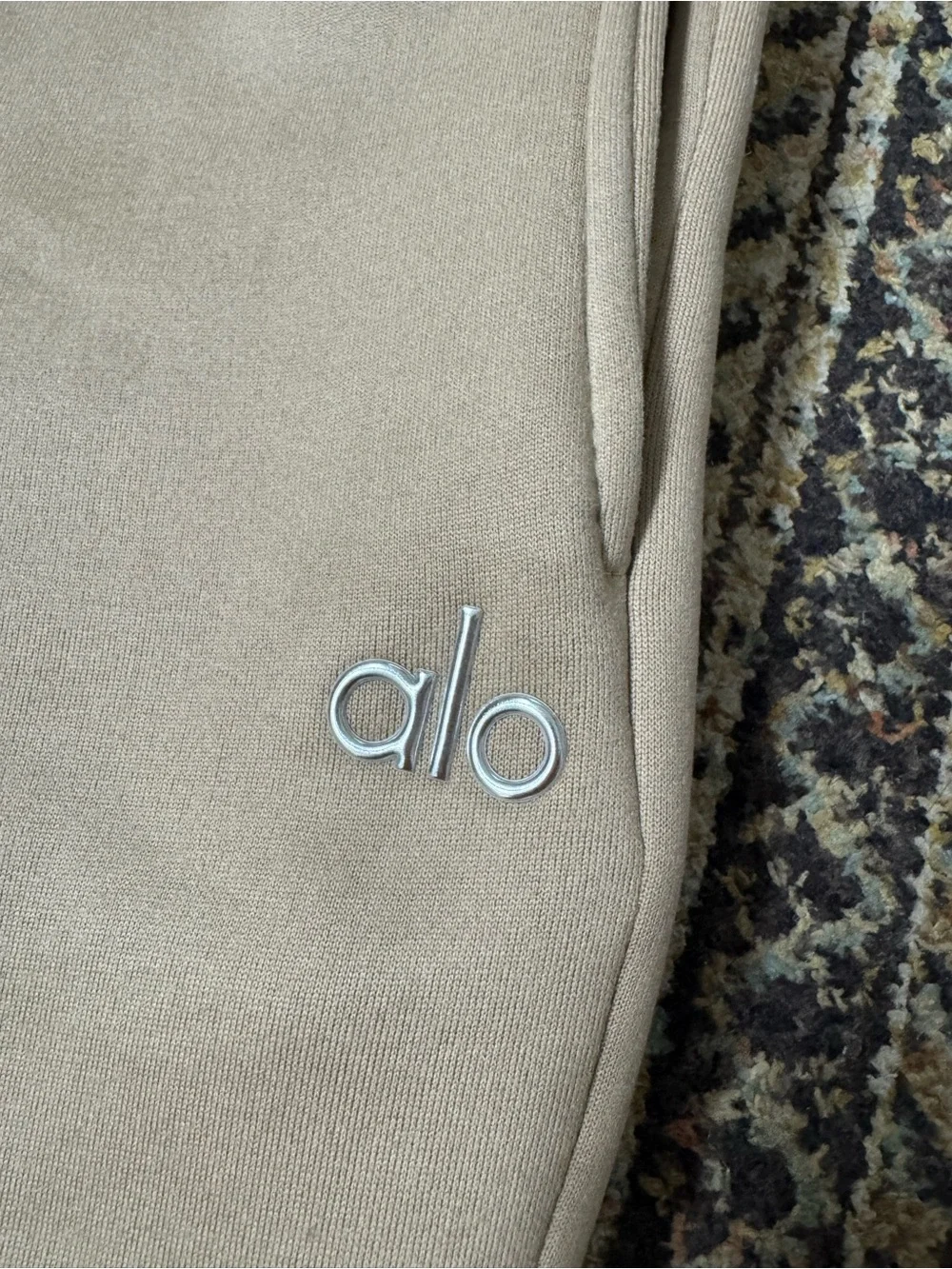 ALO Yoga Camel Drawstring Joggers